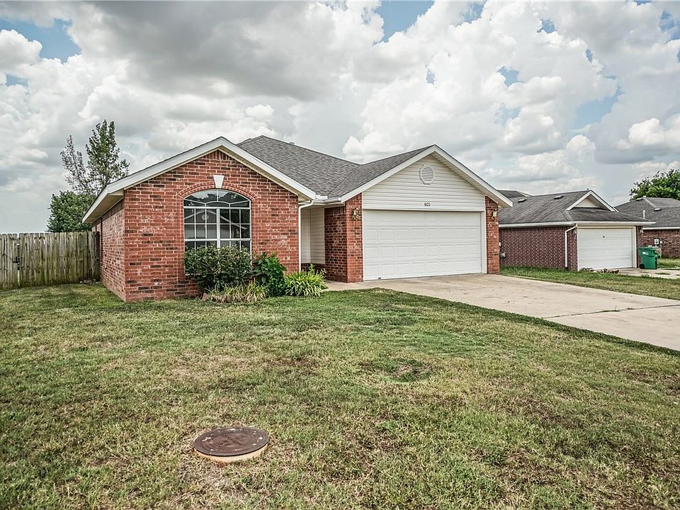 1st image of 821 Sunflower Dr