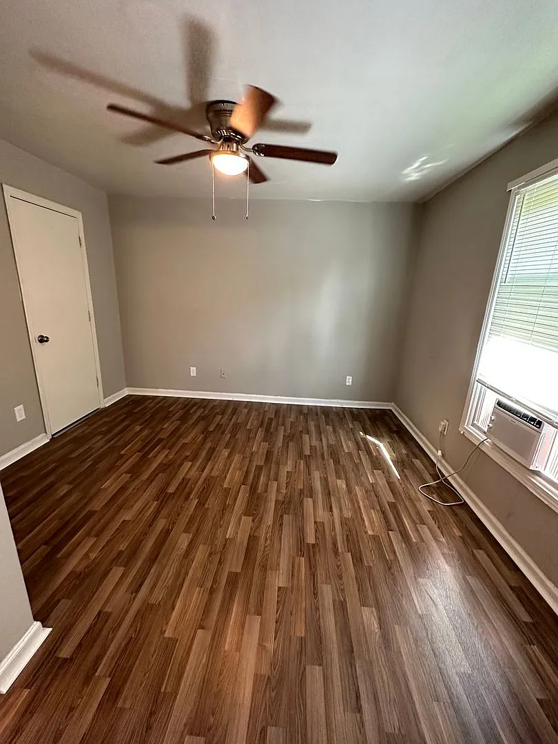Osceola Apts — Photo 4