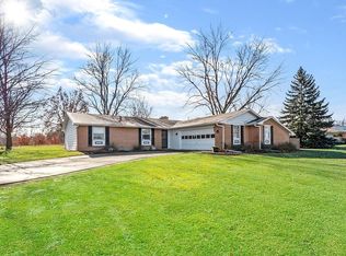 1210 Dell Cove Dr, Fort Wayne, IN 46804