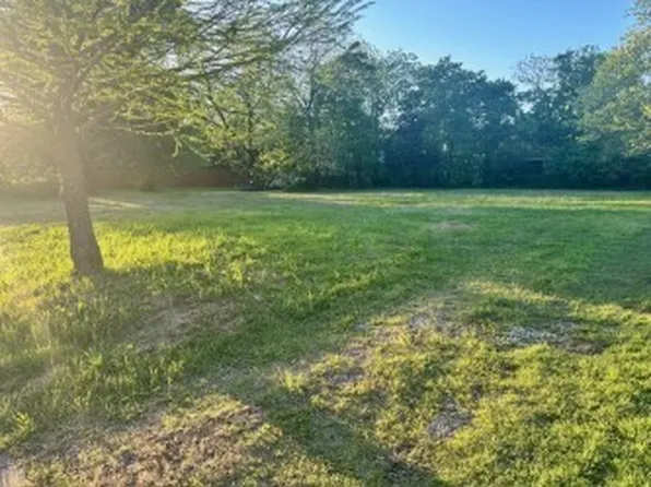 2822 Anderson St, Greenville, TX 75401