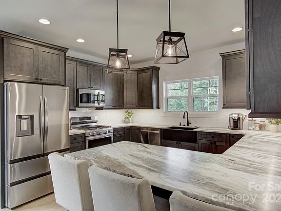 4th image of 100 Byron Forest Ln