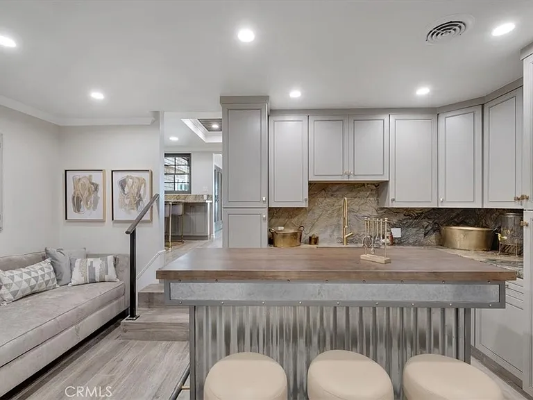 2808 W Oceanfront — Photo 14