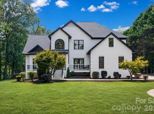 9827 Potter Rd, Matthews, NC 28104