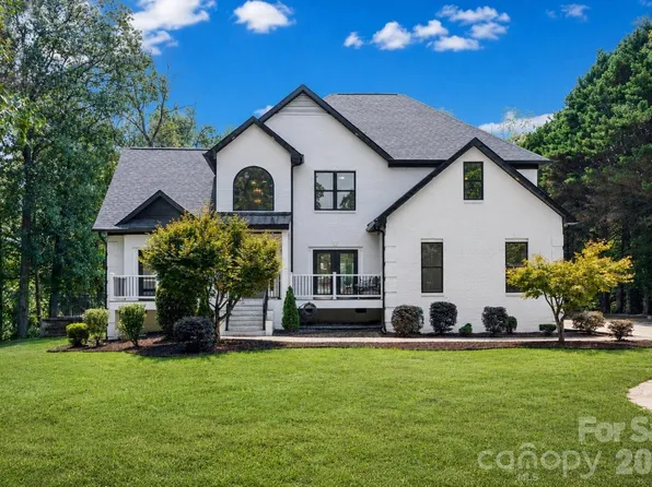 9827 Potter Rd, Matthews, NC 28104