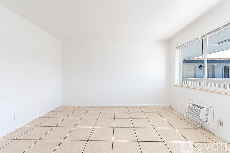 1st image of 1502 S North St APT 5