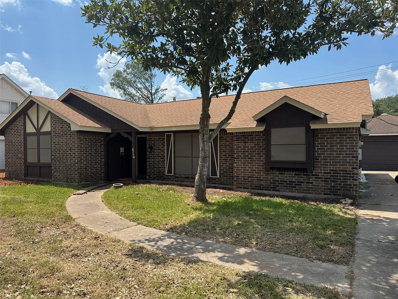 3 bed, 2.0 bath, 1900 sqft, $2,150 — Photo 1