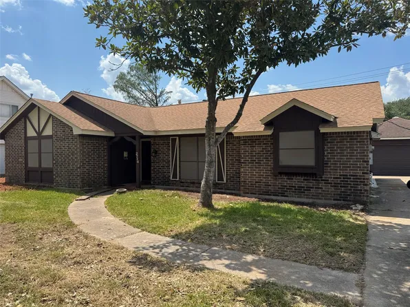 2716 Stratford St, Pearland, TX 77581