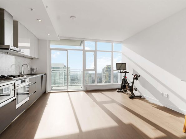 4670 Assembly Way #4903, Burnaby, BC V5H 0H3