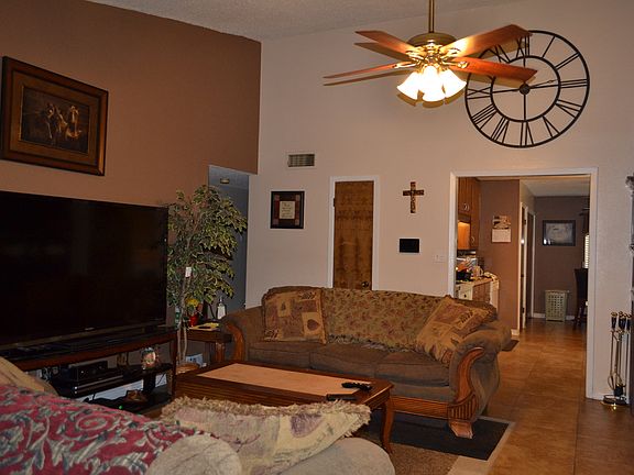 5th image of 104 Fleetwood Dr