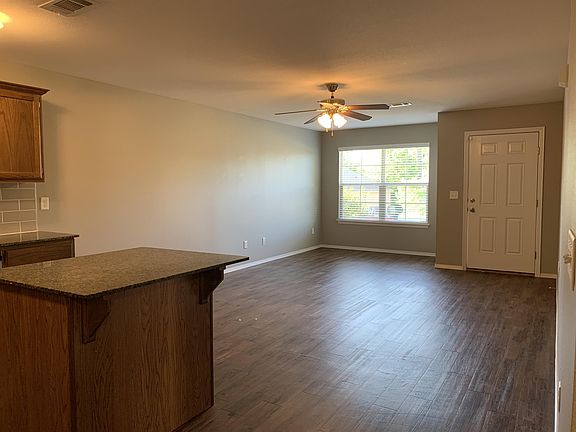 5th image of 2903 SW Amberwood Ave Suite 1