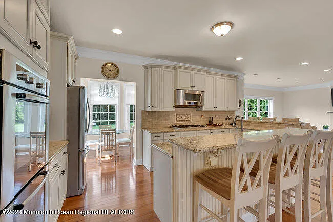 42 Pitney Ave — Photo 15