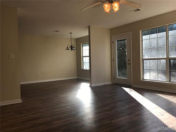 3rd image of 4123 Alexander Ln