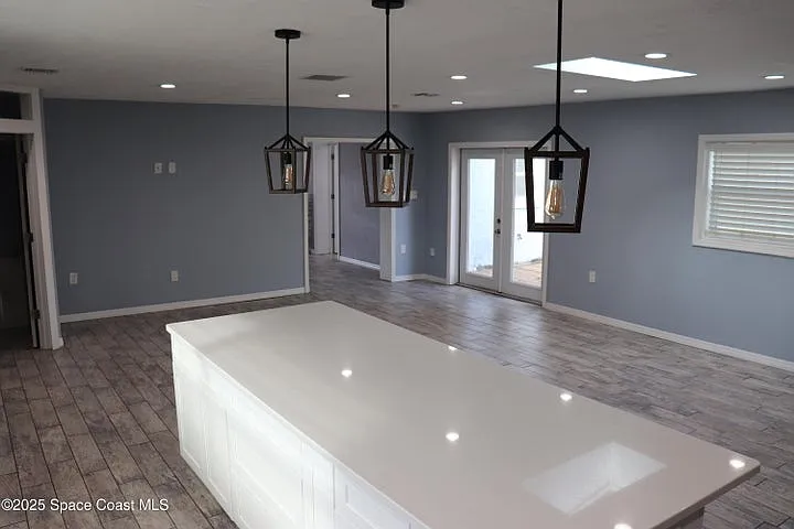 491 Seacrest Ave — Photo 4