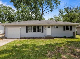 208 Rayjon Dr, Oreana, IL 62554