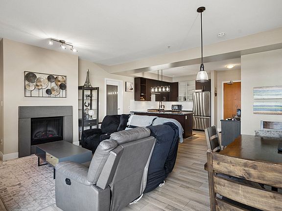 3rd image of 14300 Riverport Way #201