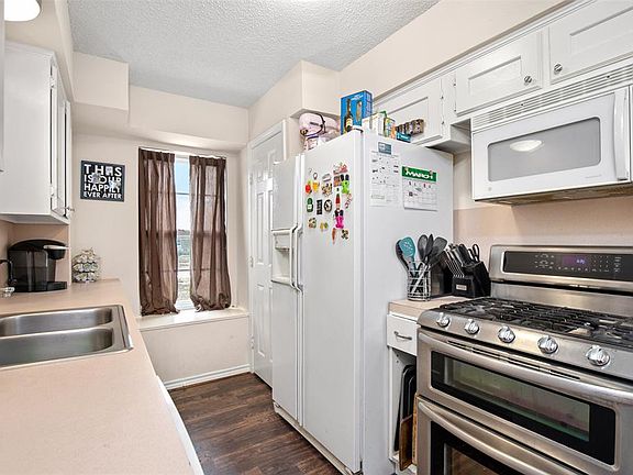 4th image of 810 Ivy Ave