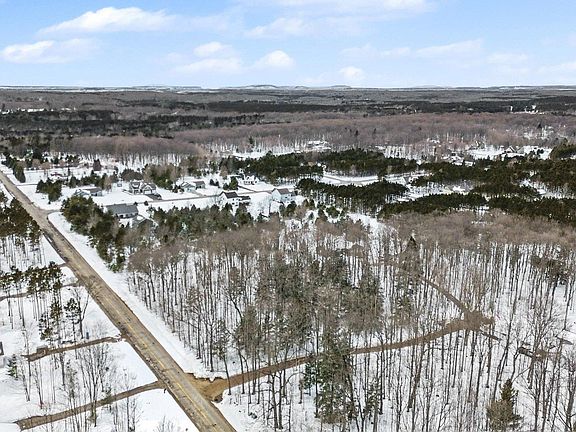 3rd image of 10186 Thiel Rd