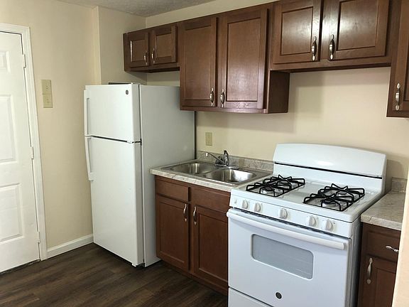 3rd image of 2361 Dawson St