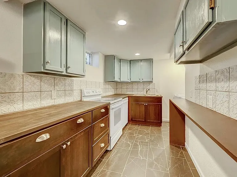 768 Geneva St #B — Photo 3