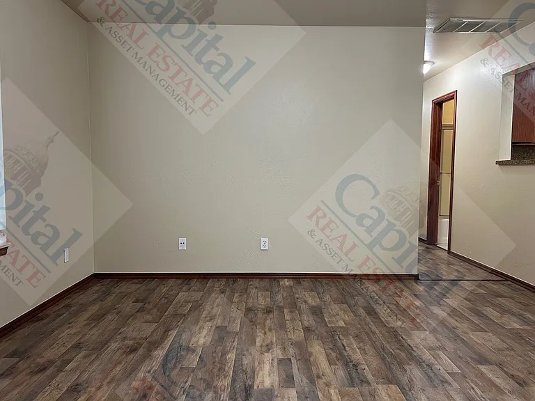 20635 Penny Ln — Photo 5