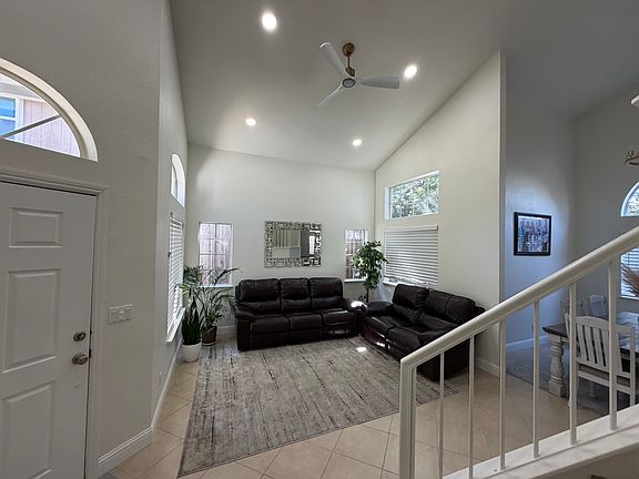 3rd image of 4020 Diane Dr