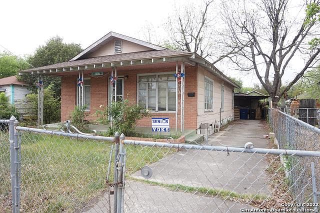 2nd image of 3410 El Paso St