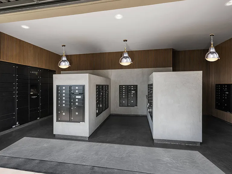 Westbury Apartments — Photo 37