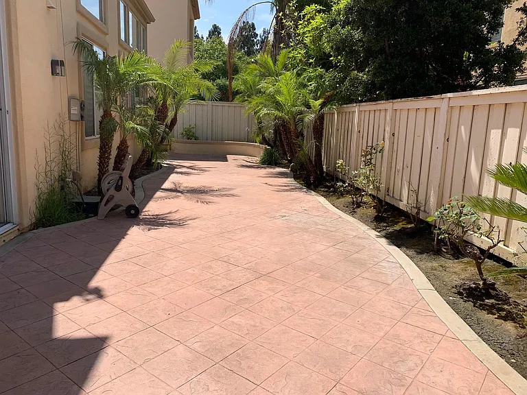 29 Del Cambrea — Photo 17