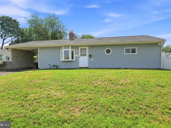 45 Lavender Ln, Levittown, PA 19054