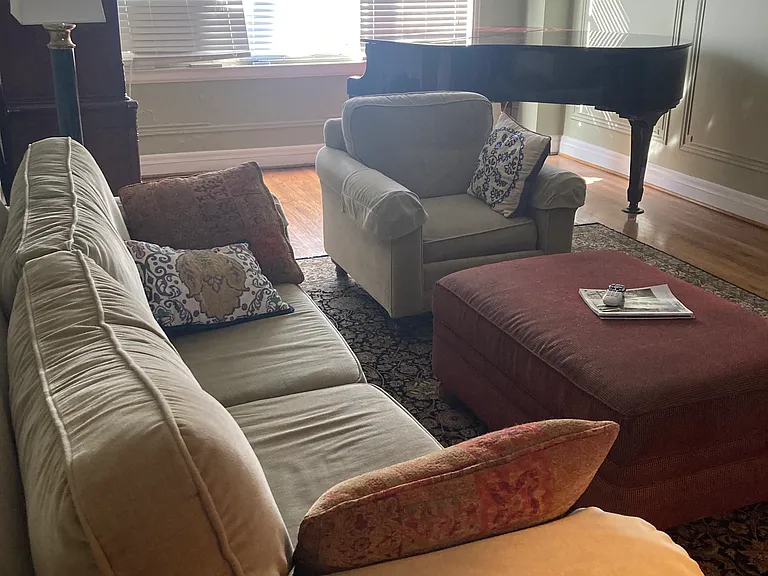 4440 Lindell Blvd #904 — Photo 2