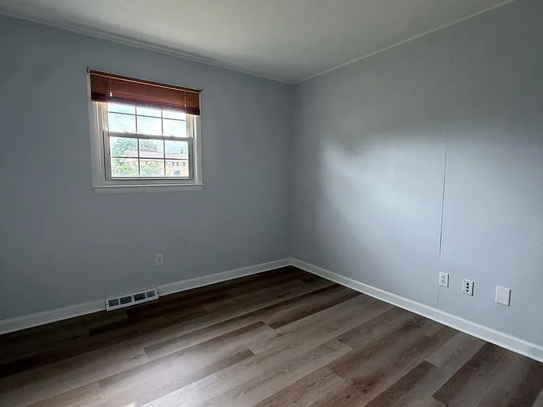 1740 Bonham Rd — Photo 15