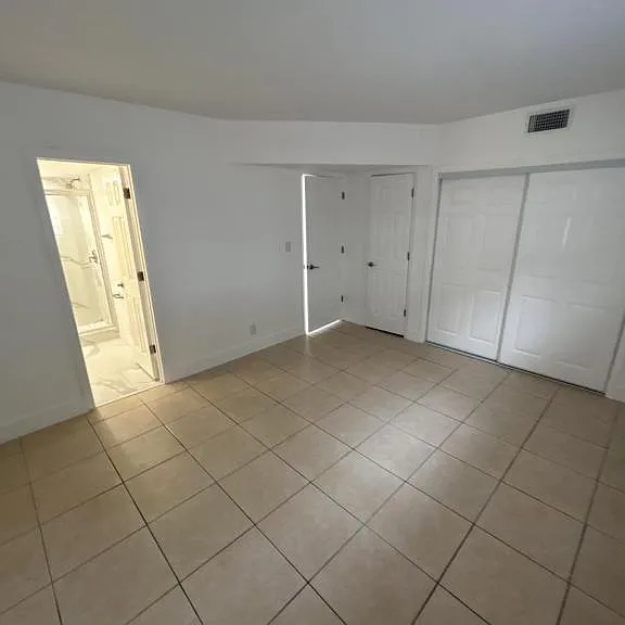 1017 NW 30th Ct #5 — Photo 7