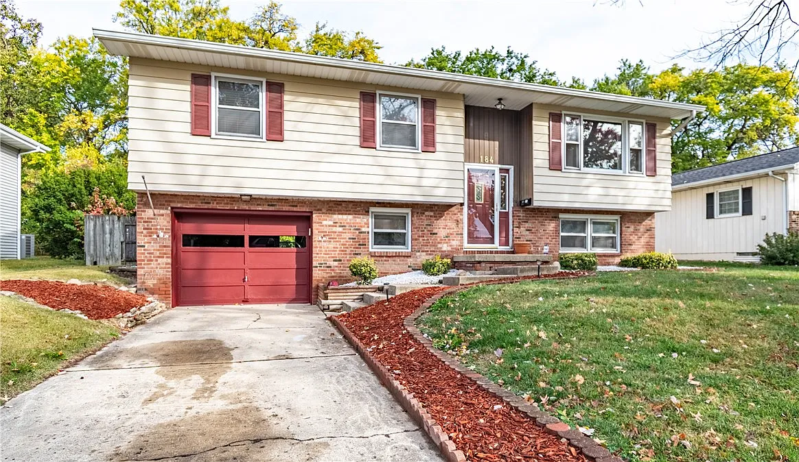 184 Dover Dr photo 1
