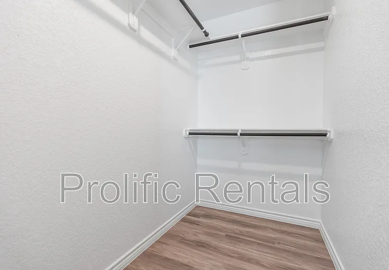 106 Logan Ct #B — Photo 18