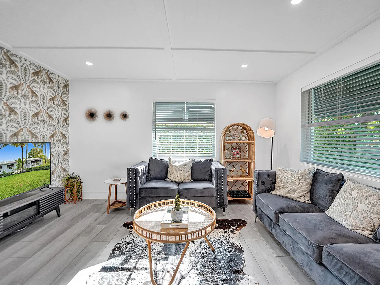 3 bed, 2.0 bath, 1184 sqft, $4,800 — Photo 3