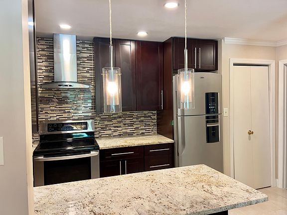 4th image of 113 Fox Run Ln