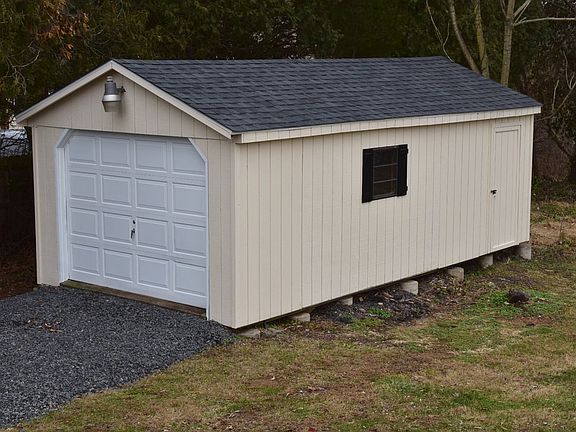 Shed/Workshop w/electric