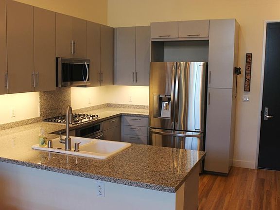 3rd image of 527 10th Ave Unit 710