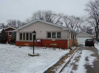8741 S 55th Ct, Oak Lawn, IL 60453