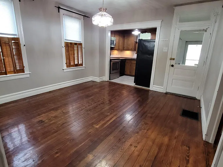 841 York St — Photo 5