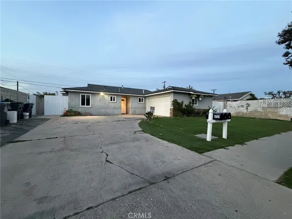 4721 Oakfield Ave, Santa Ana, CA 92703