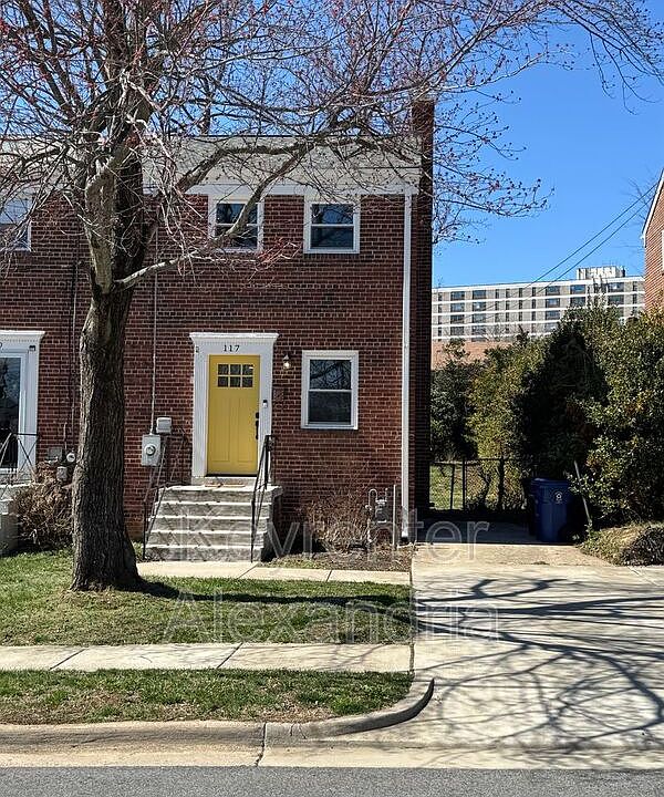 1st image of 117 S Iris St