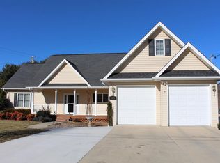 105 Hr King Rd, Johnson City, TN 37615