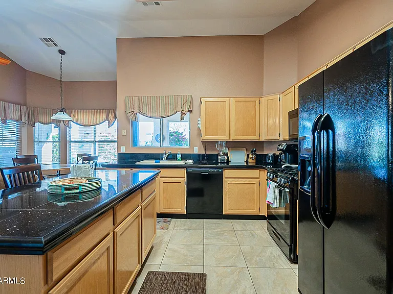 9023 W Lisbon Ln — Photo 42