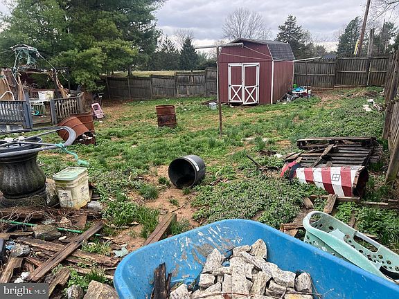 5th image of 11838 Patrick Rd