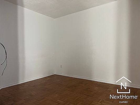 5th image of 20-40 42nd St #3F