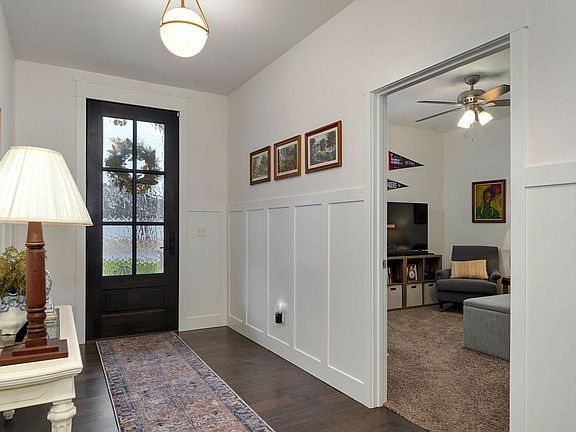 5th image of 941 E Downshire Drive