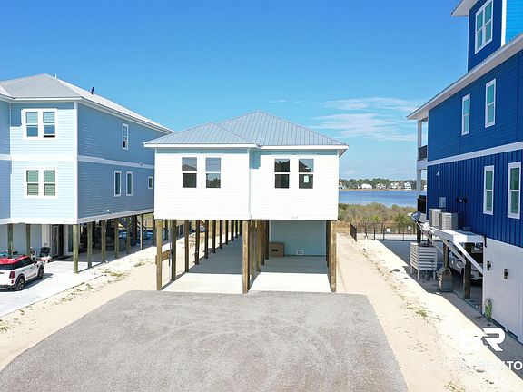 3rd image of 1448 W Lagoon Ave