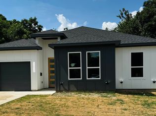 2121 Silkwood St, Dallas, TX 75215