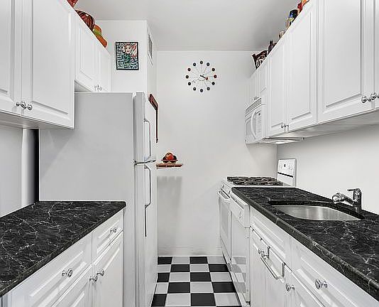 4th image of 170 W End Ave APT 23G